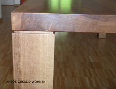Massivholz Tisch aus Nussbaum