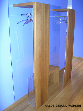 Garderobe in Praxis aus massiv Eichenholz und Glas