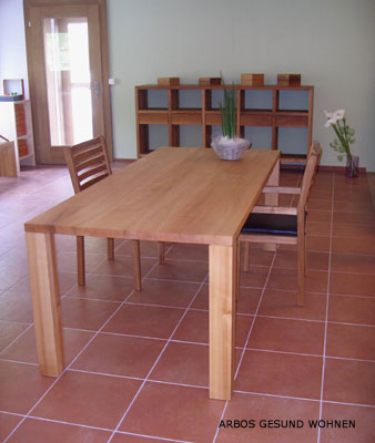 Tisch aus Chriesiholz